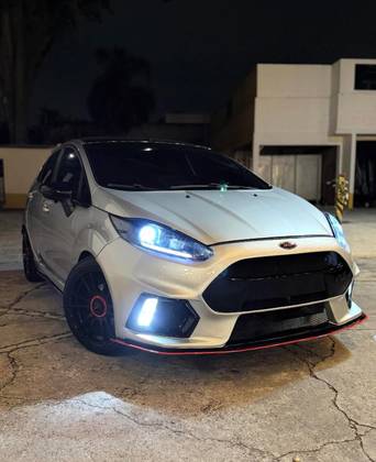 FORD FIESTA 1.6 SE HATCH 16V FLEX 4P POWERSHIFT FORD FIESTA 1.6 SE HATCH 16V FLEX 4P POWERSHIFT